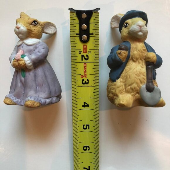 Adorable, Ceramic Easter bunny decor, set of 4 appx 4.25"x3" (lg) & 3.75"x2" (s) - Picture 7 of 7